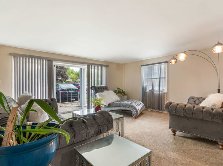 Property Photo:  