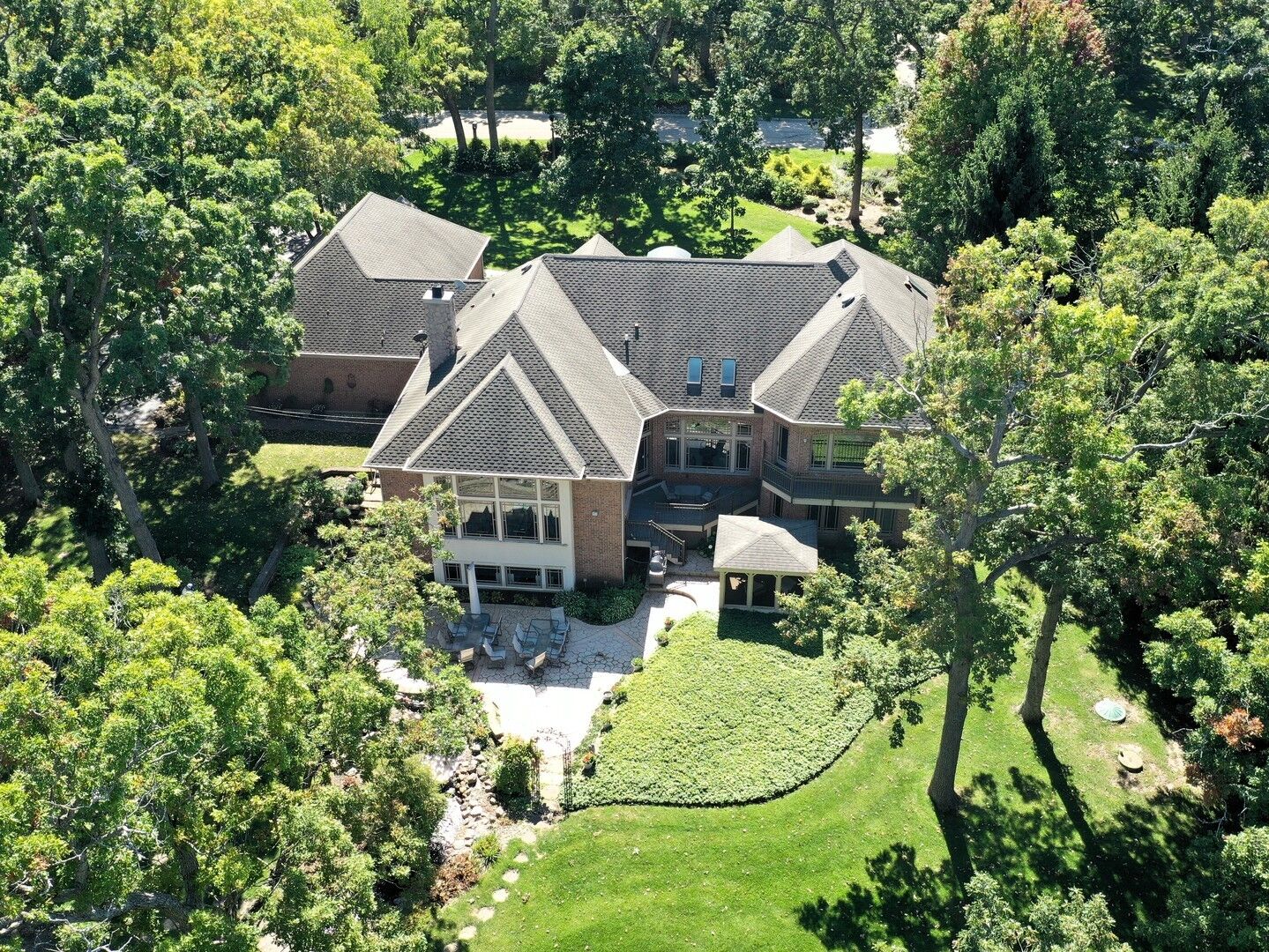Property Photo: 24092 W Old Oak Drive IL 60060