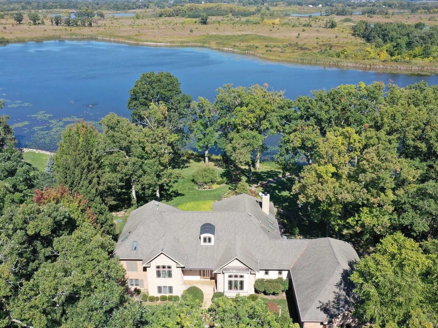 Property Photo:  24092 W Old Oak Drive  IL 60060 