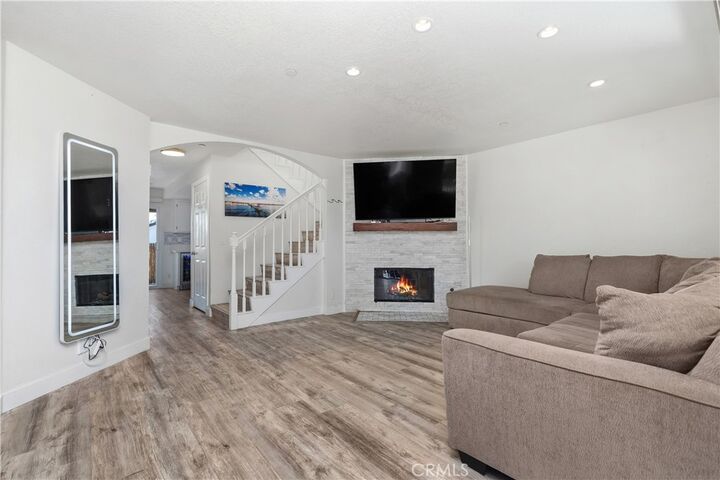 Property Photo:  606 Lake Street 22  CA 92648 