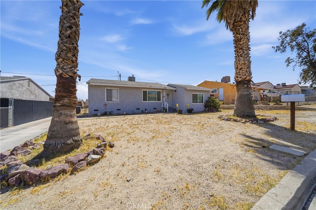 Property Photo: 571 Lillian CA 92311