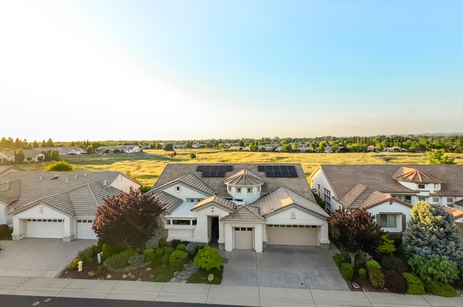 Property Photo:  700 Canyon Oak Lane  CA 95648 