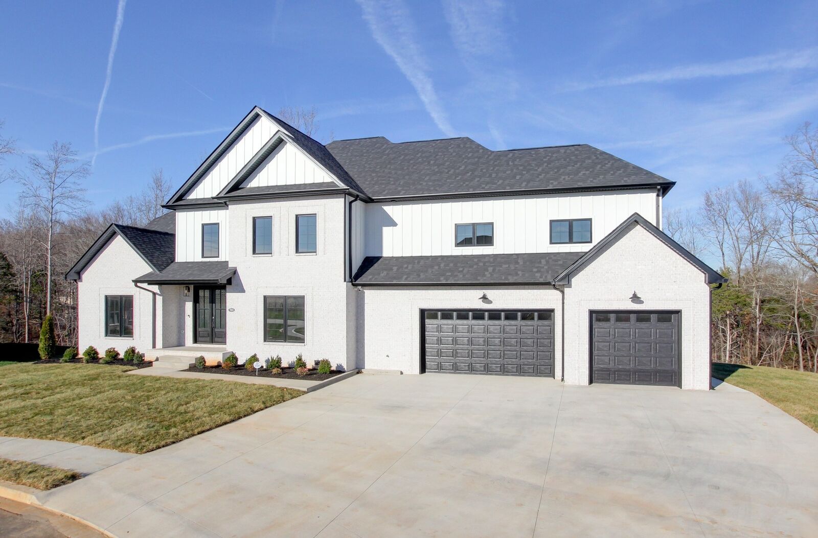 Property Photo:  701 Sandringham Ct  TN 37043 