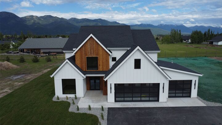 Property Photo:  404 Jefferson Street  MT 59901 