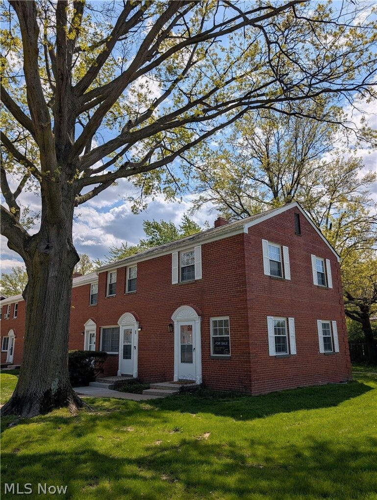 Property Photo:  422 Clearview Drive J10  OH 44123 