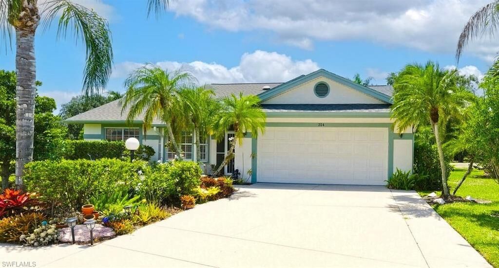 Property Photo:  204 Estelle Ct  FL 34112 