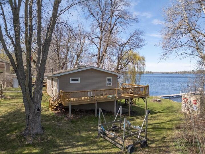 Property Photo:  46649 Cambridge Drive  MN 55080 