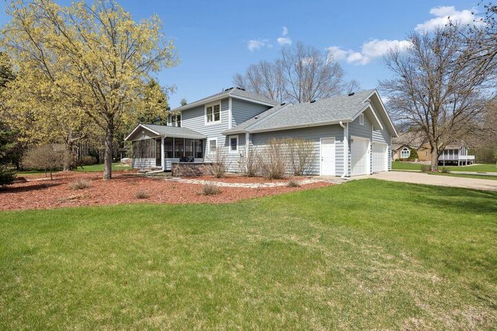 Property Photo:  2721 Meadowrose Boulevard  MN 56301 