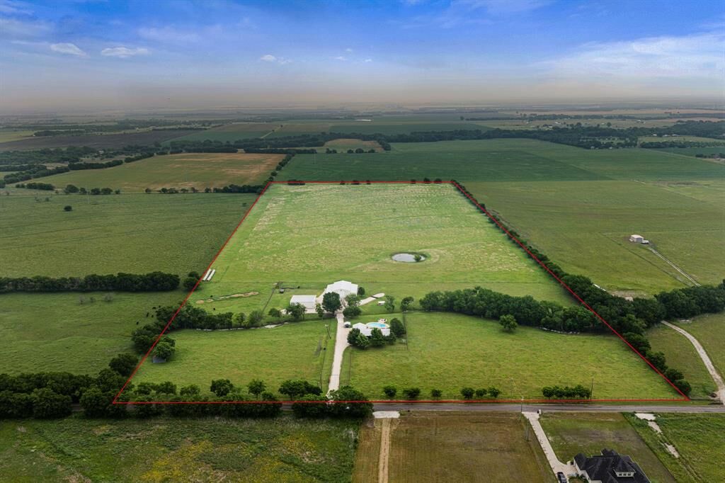 Property Photo:  257 Bud Run Road  TX 75165 