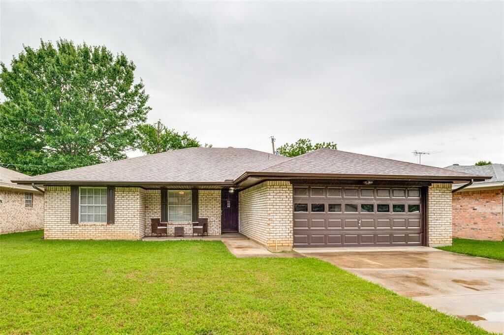 Property Photo:  1209 Randy Drive  TX 75060 