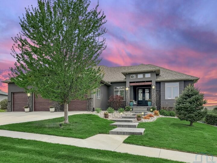 Property Photo:  6570 Palm Valley Rd  IA 51106 