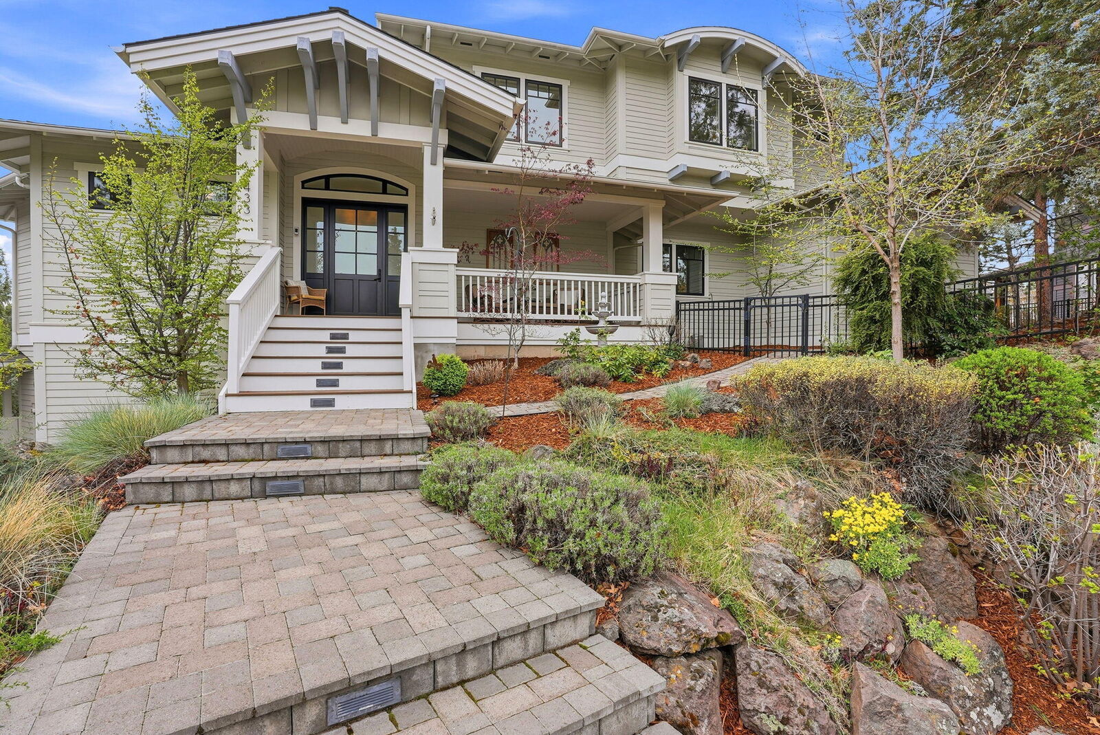 Property Photo:  2433 NW Sacagawea Lane  OR 97703 