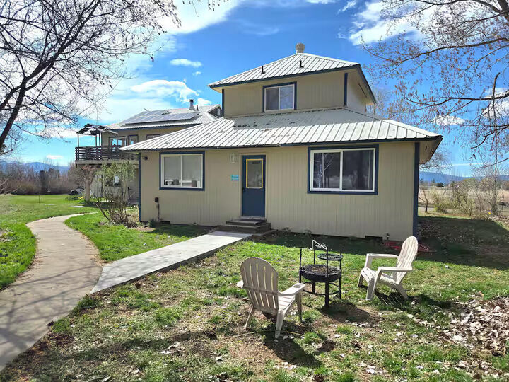 Property Photo:  30242 Highway 97 N  OR 97624 