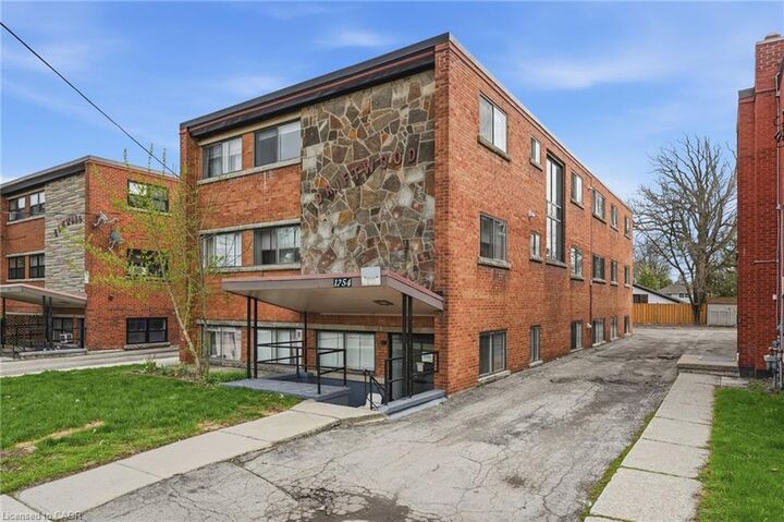 Property Photo: 1254 Fennell Avenue E ON L8T 1T4