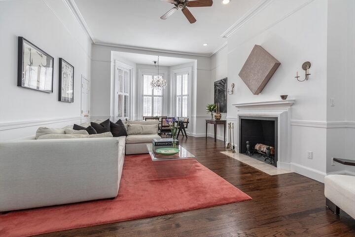 Property Photo:  180 Marlborough St 2  MA 02116 