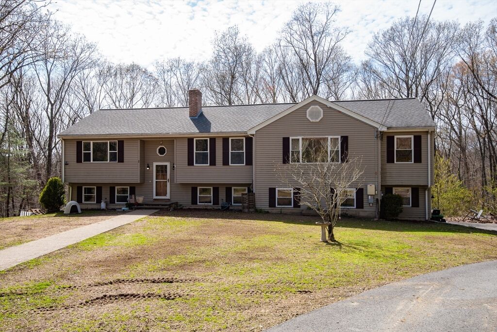 Property Photo:  1 Lorraine Ln  MA 01529 