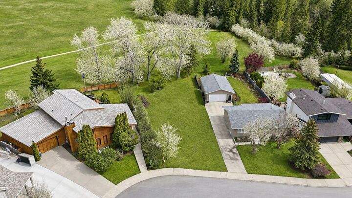 Property Photo:  223 Piper Drive  AB T4P 1L6 