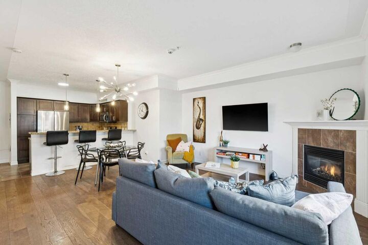 Property Photo: 1729 34 Avenue SW 6 AB T2T 2B7