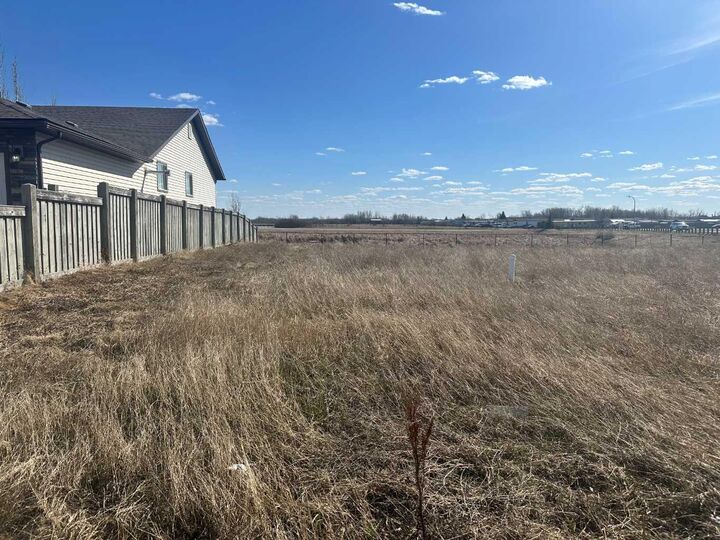Property Photo: 8619 102 Avenue AB T8X 0B5