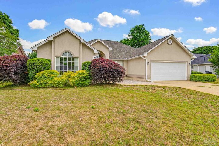 Property Photo:  3921 Leesway Cir  FL 32504 