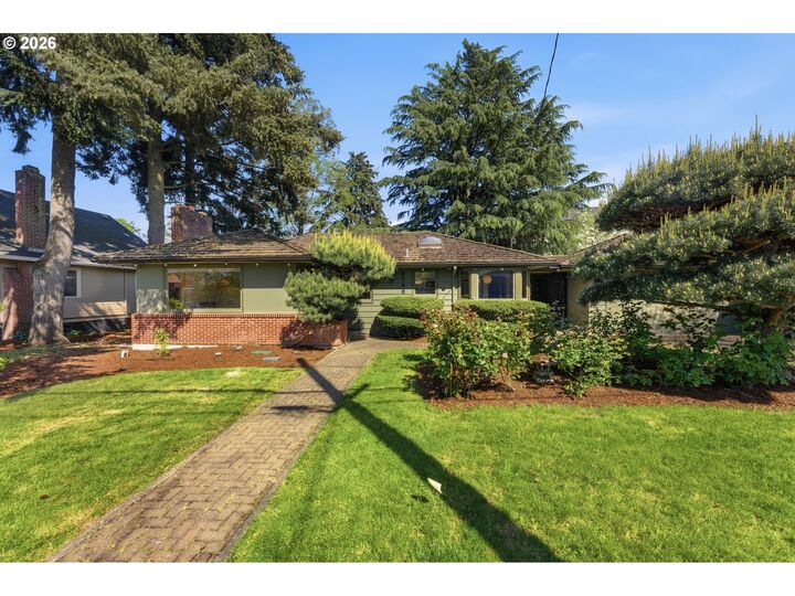 Property Photo:  2730 SE 66th Ave  OR 97206 