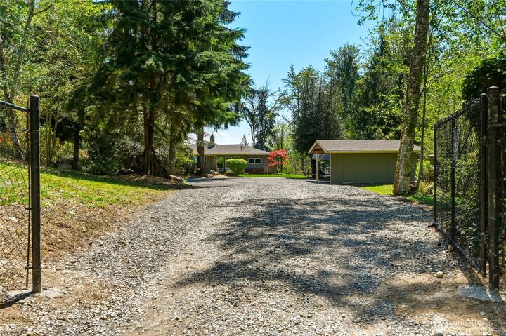 Property Photo: 21437 SE 232nd Street WA 98038