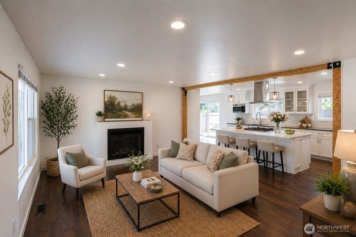 Property Photo:  3501  V Street SE  WA 98002 