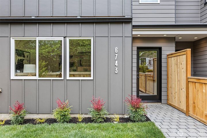 Property Photo:  6743  Earl Avenue NW  WA 98117 