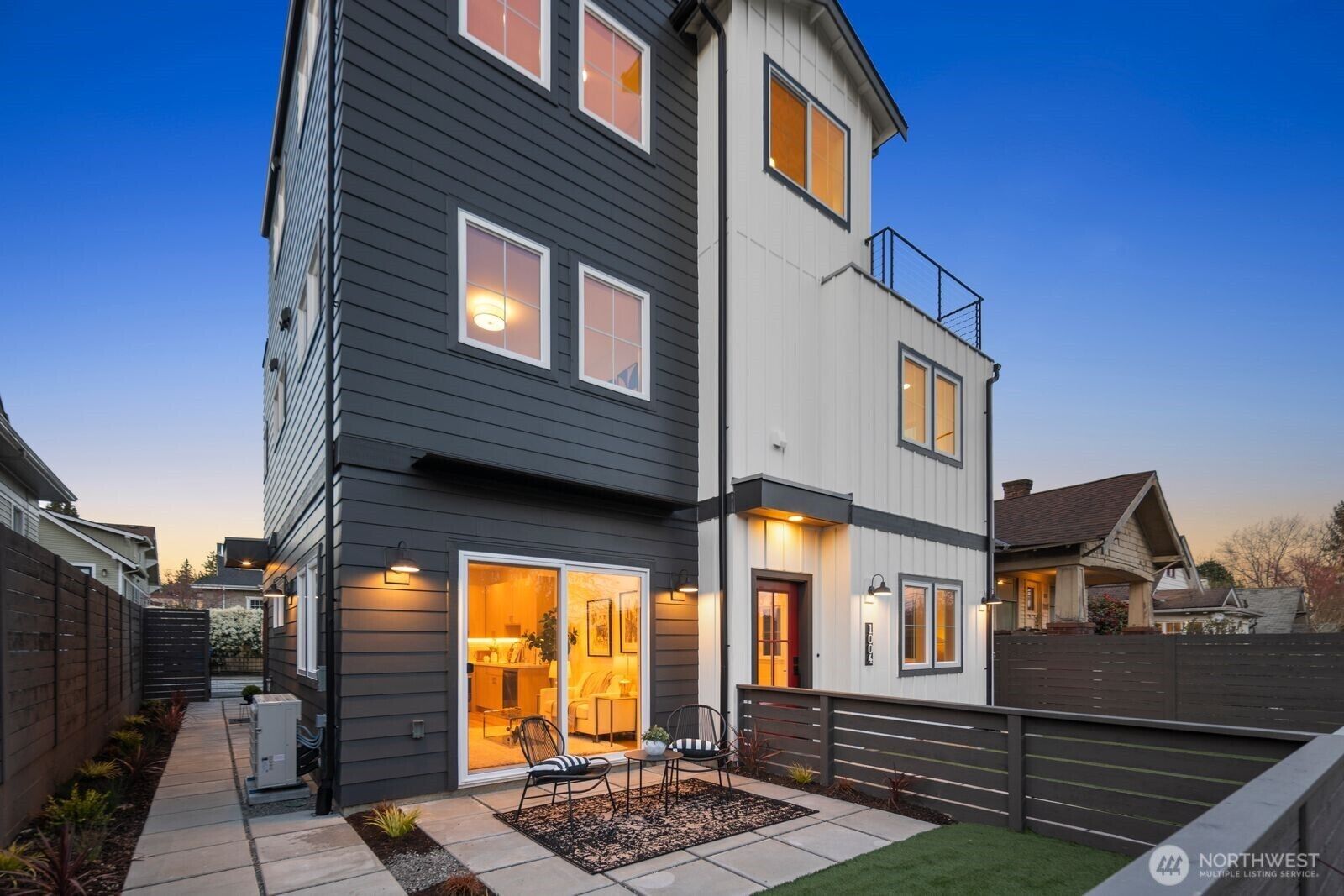 Property Photo:  1004 N 48th Street B  WA 98103 