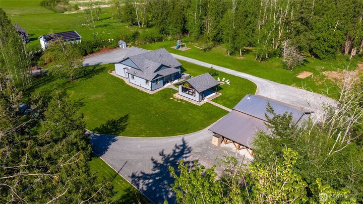 Property Photo:  547 E Smith Road  WA 98226 