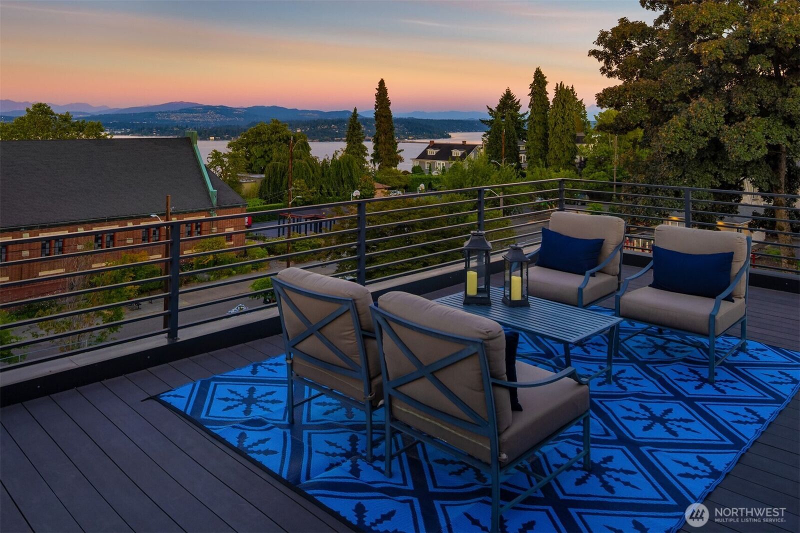 Property Photo: 928 34th Avenue WA 98122