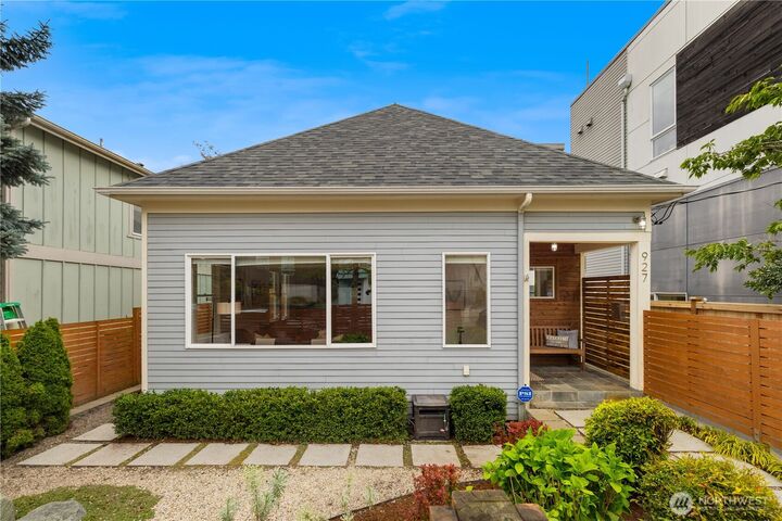 Property Photo:  927  29th Avenue S  WA 98144 