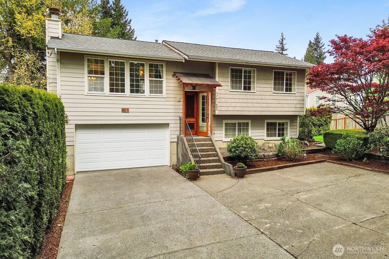 Property Photo: 3701 Knox Avenue WA 98229