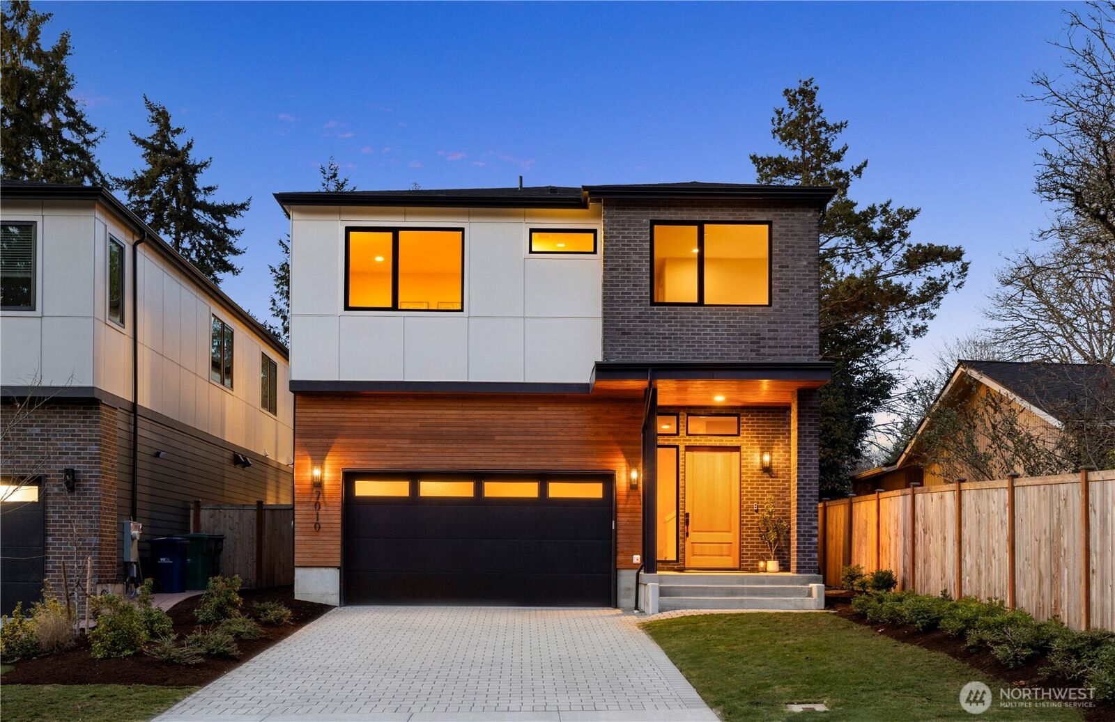 Property Photo:  7010 NE 134th Street  WA 98034 
