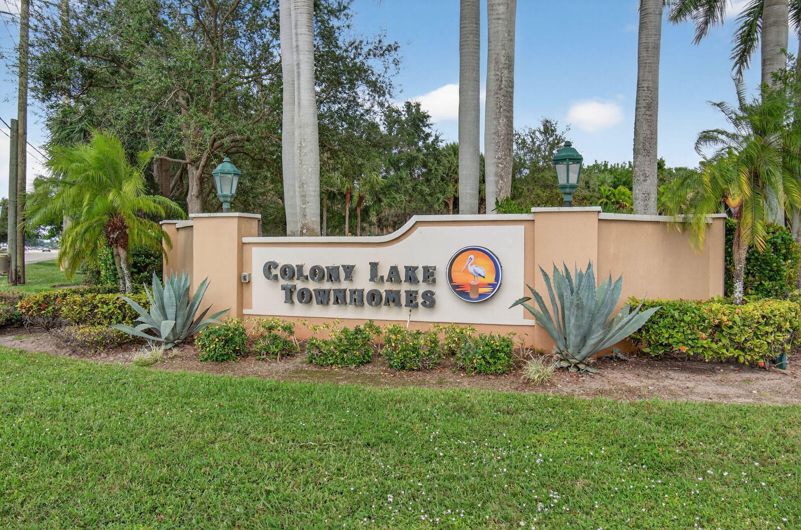 Property Photo:  4353 Colony View Drive  FL 33463 