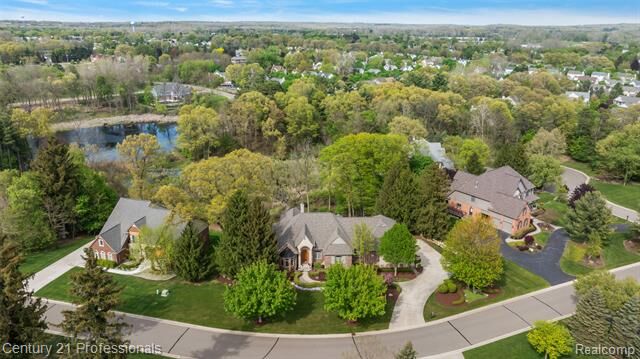 Property Photo:  1181 Iroquois Trail  MI 48371 