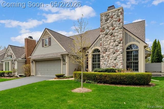 Property Photo:  2256 Sudbury Way  MI 48304 