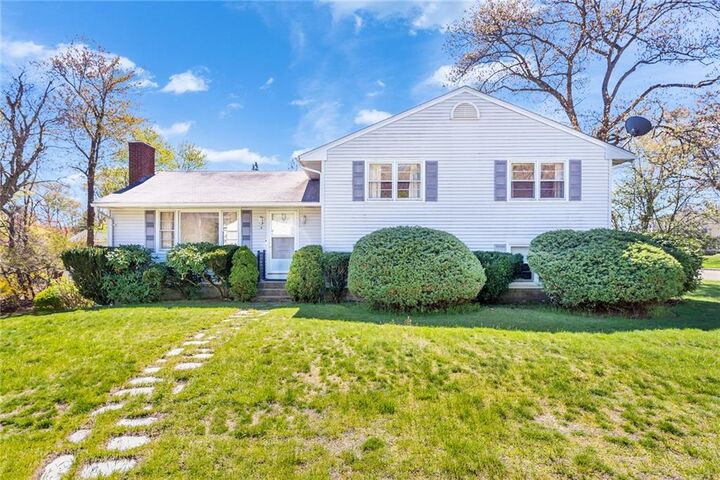 Property Photo:  5 Taylor Circle  RI 02818 