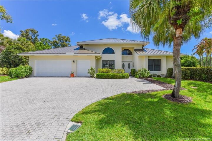 Property Photo:  4104 SW Gleneagle Circle  FL 34990 