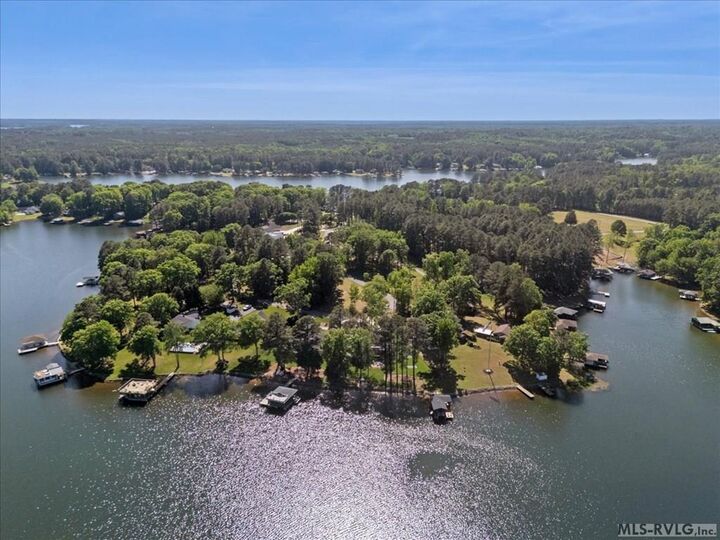 Property Photo:  125 Lakeview Circle  VA 23887 