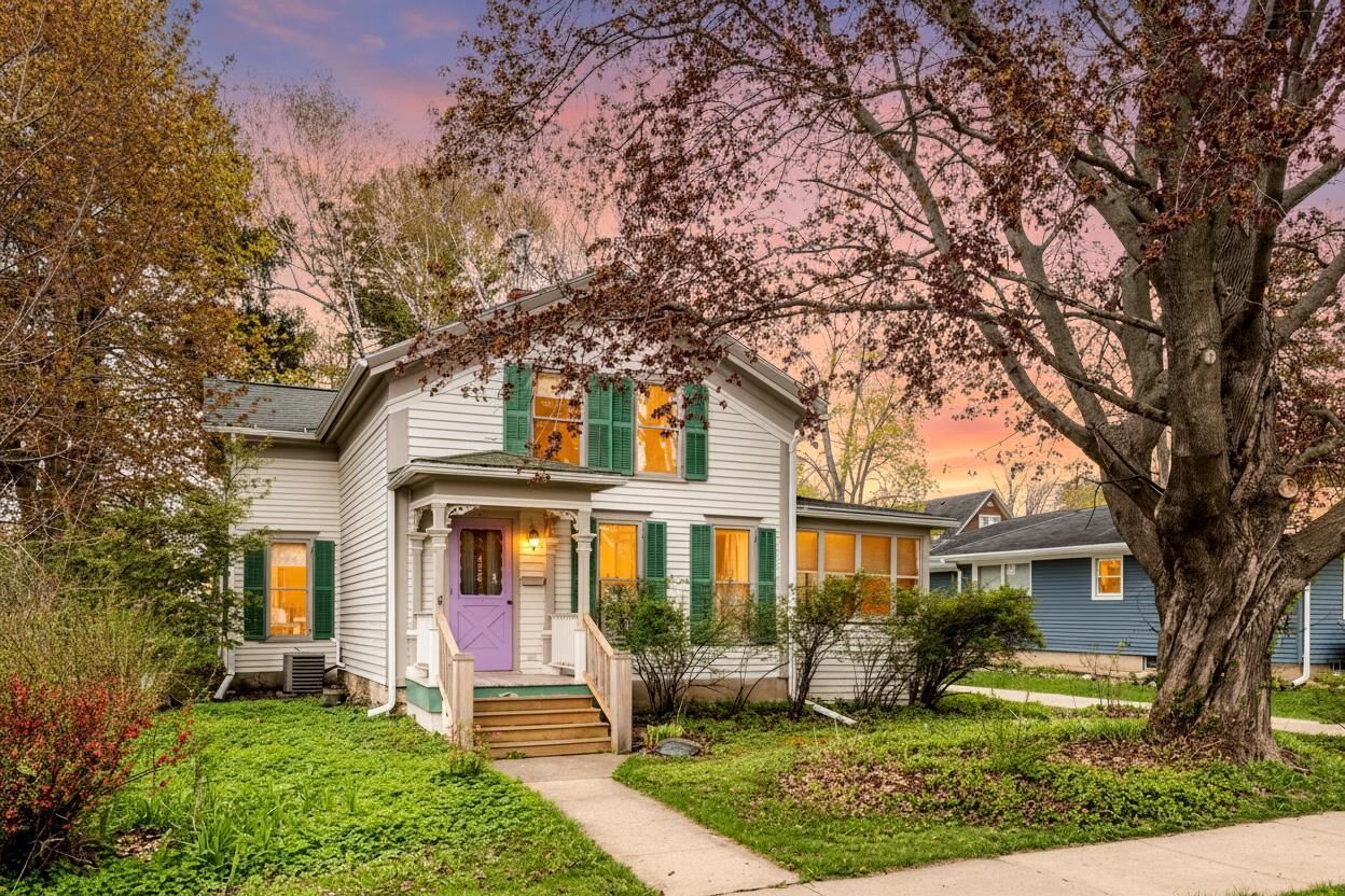 Property Photo:  547 Watson Street  WI 54971 
