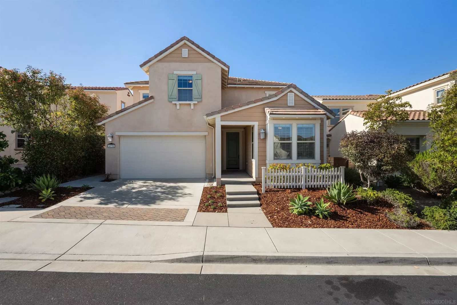 Property Photo: 6732 Monterra Trl CA 92130