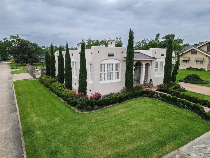 Property Photo:  122 Grove Street  LA 70601 