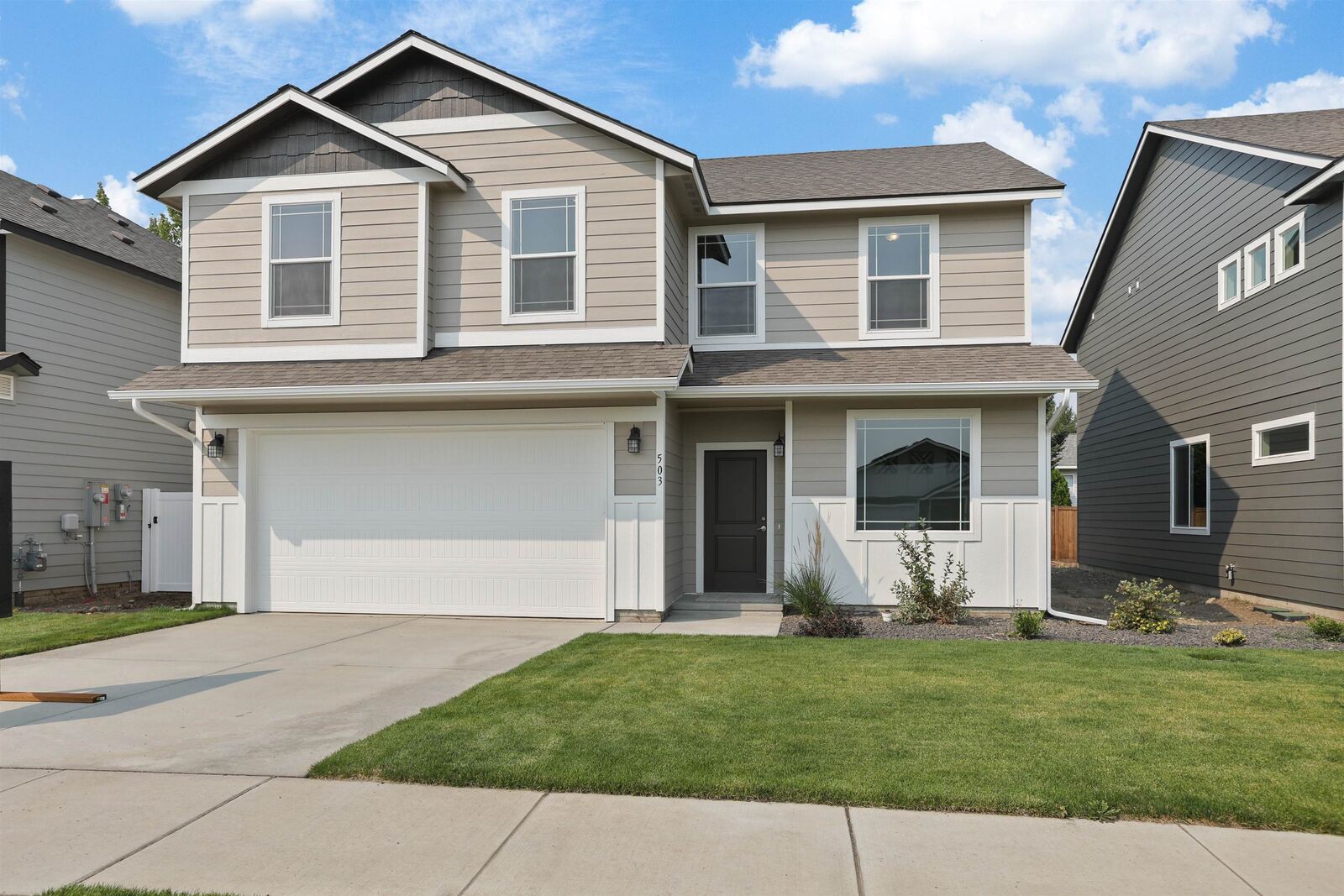 Property Photo:  503 N Arc Ct  WA 99016 