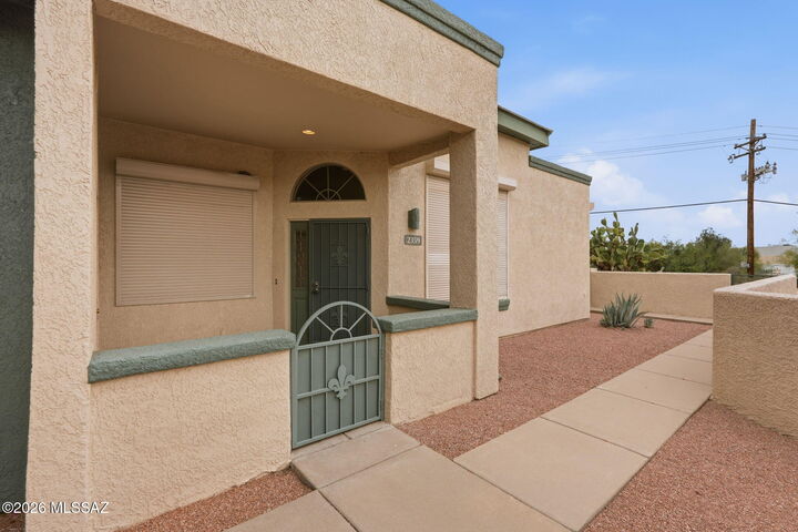 Property Photo:  2359 W Via Di Silvio  AZ 85741 