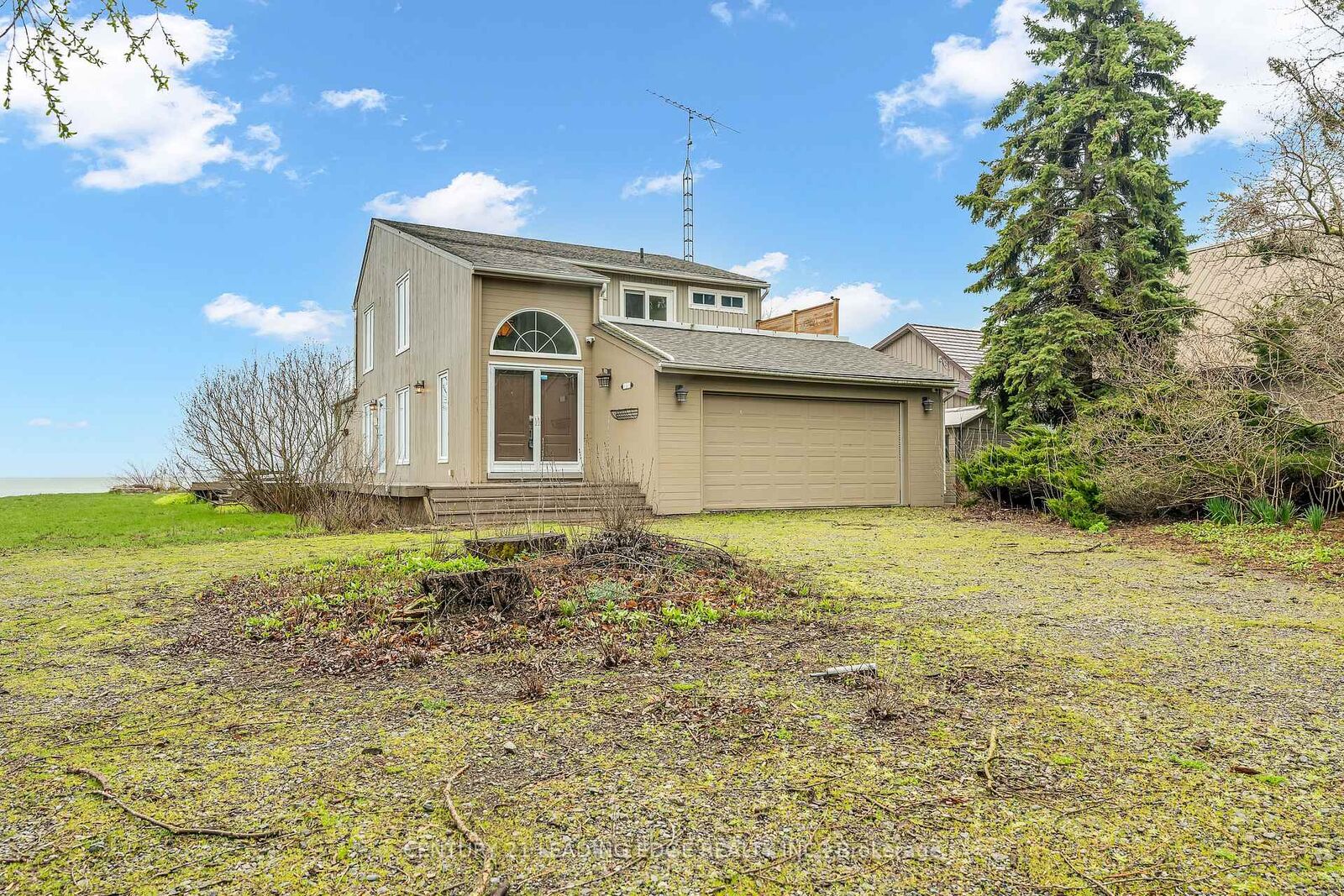 Photo de la propriété:  151 Cedar Crest Beach Road  ON L1C 5R2 