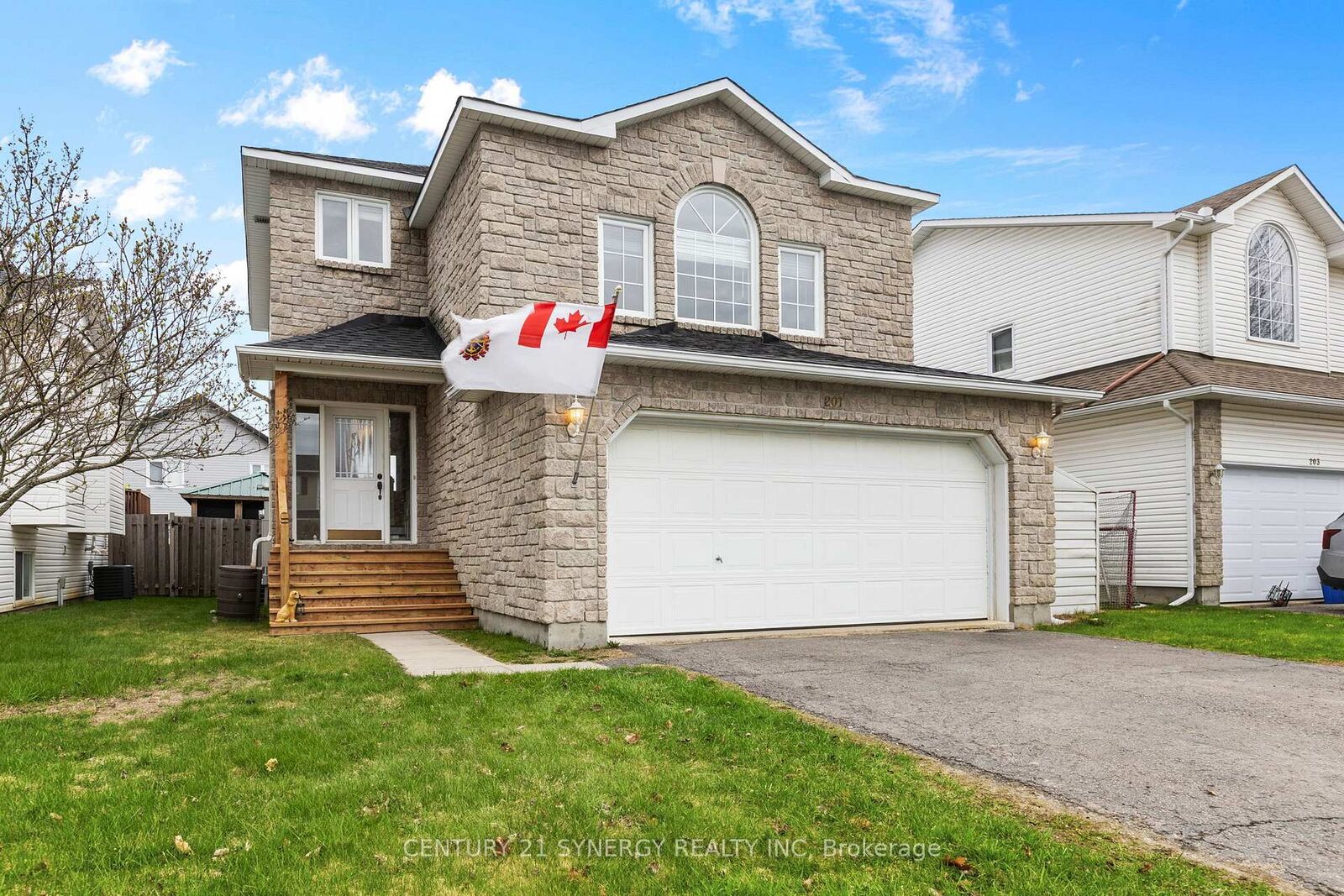Property Photo:  207 Stiver Street  ON K4R 1G9 