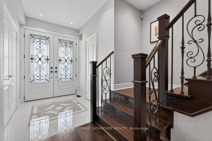 Property Photo: 8 Ashcreek Drive ON L6Y 0G8