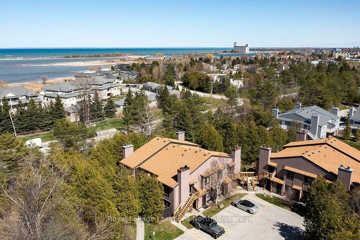 Property Photo: 27 Dawson Drive 141 ON L9Y 5B4