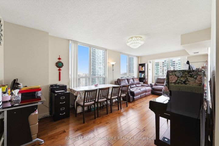 Property Photo:  28 Empress Avenue 2302  ON M2N 6Z7 